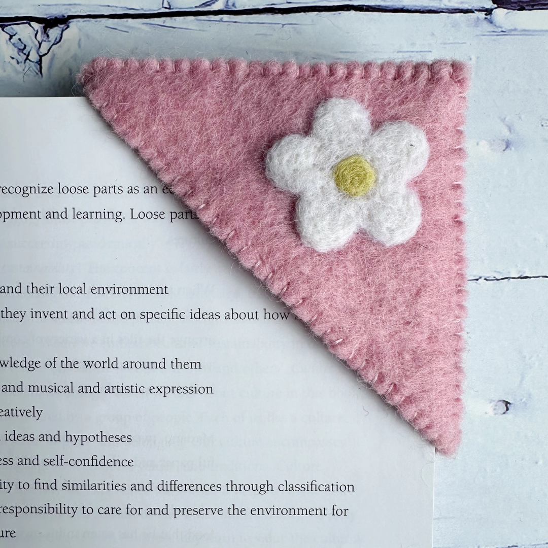 Daisy Felt Bookmark